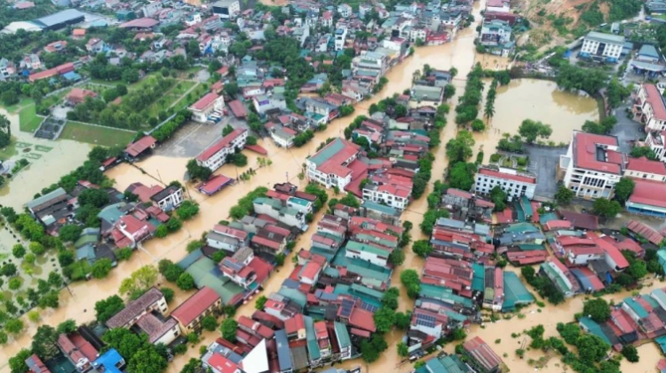 พายุบัวลอยทำเวียดนามเสียหายหนัก ฮานอยกลายเป็นแอ่งน้ำ